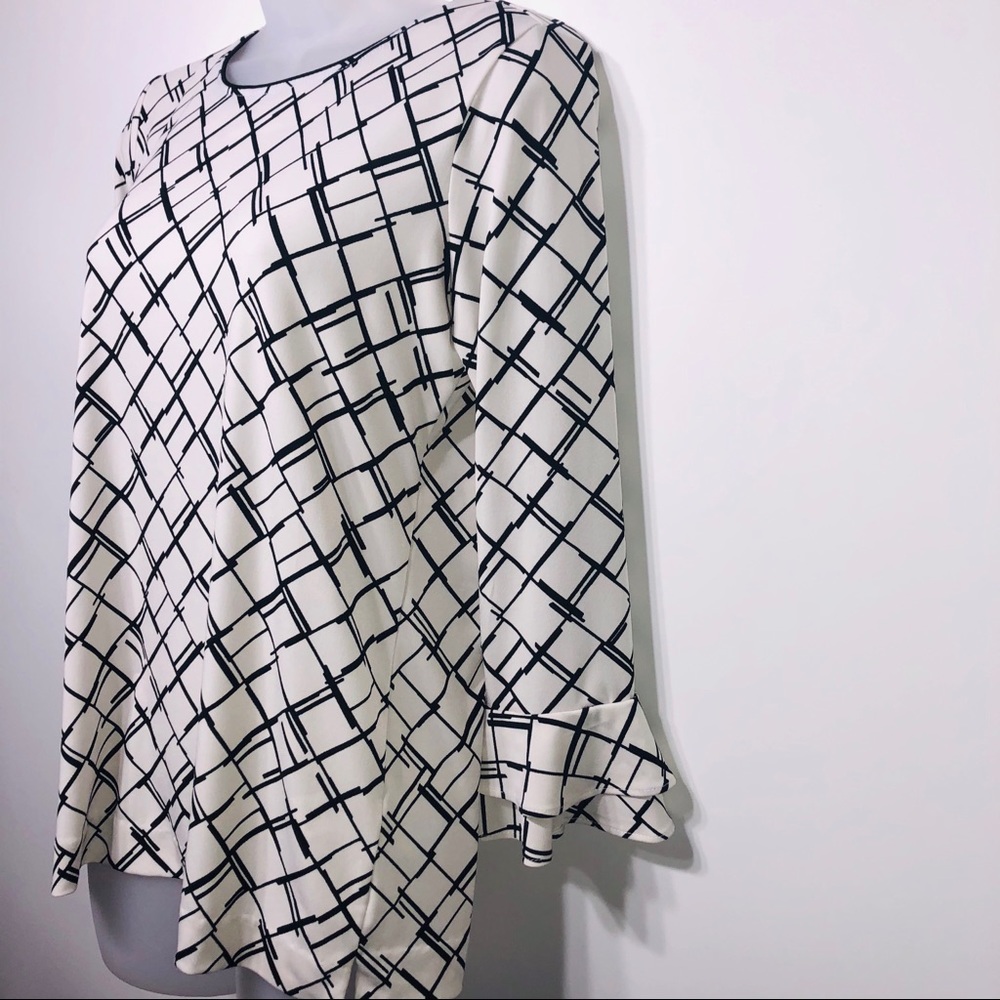 Karl Lagerfeld Black and White 3/4 sleeve top - Picture 3 of 6